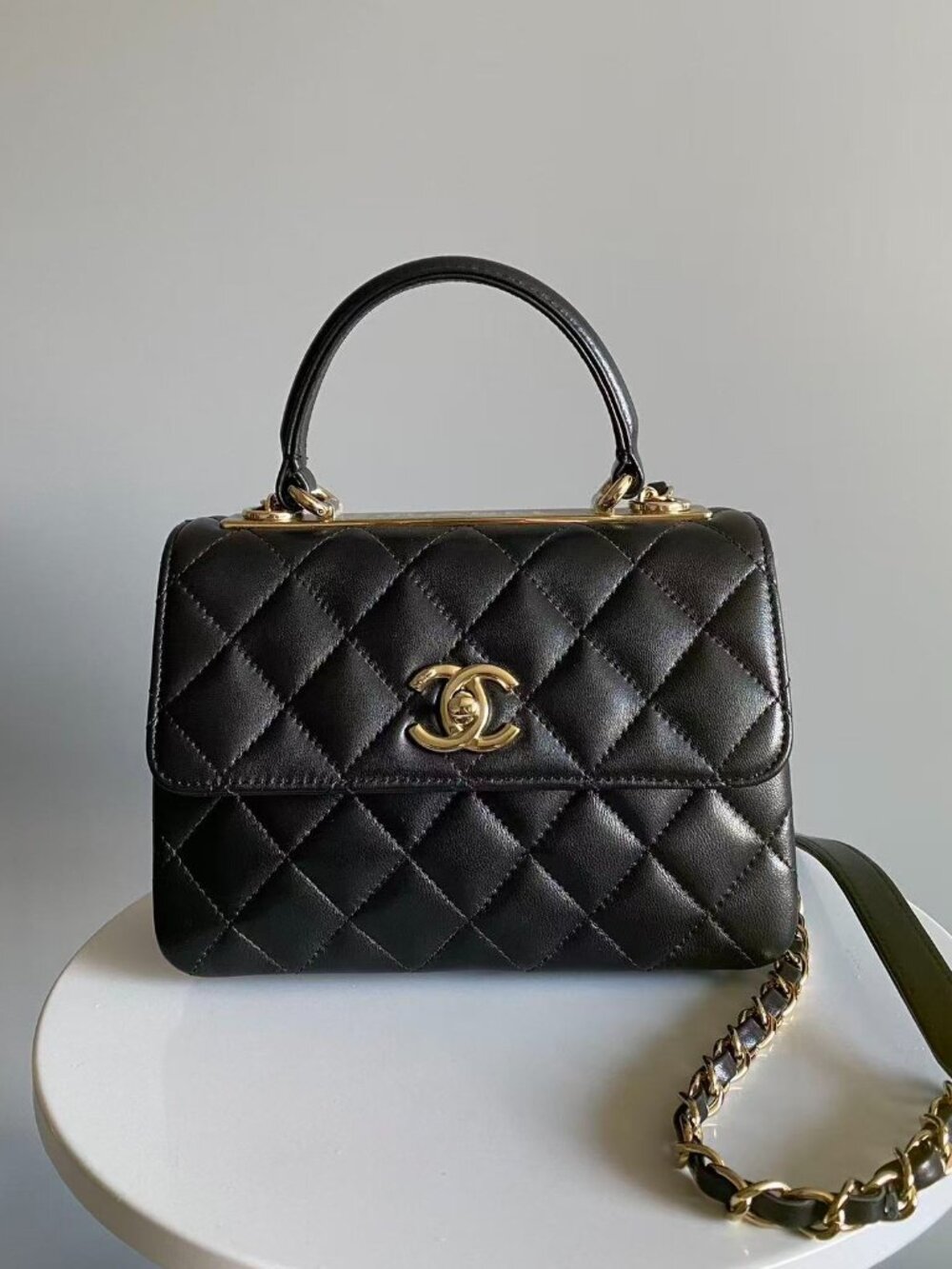 Classic CHANEL bag: A Stylish and Versatile Choice for Elegance